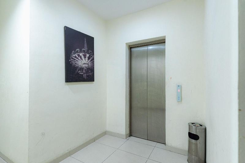 RedDoorz @ Nagoya Indah - Lobi