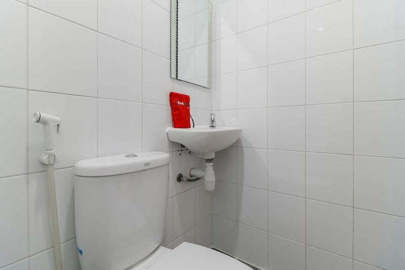 RedDoorz @ Nagoya Indah - Oda