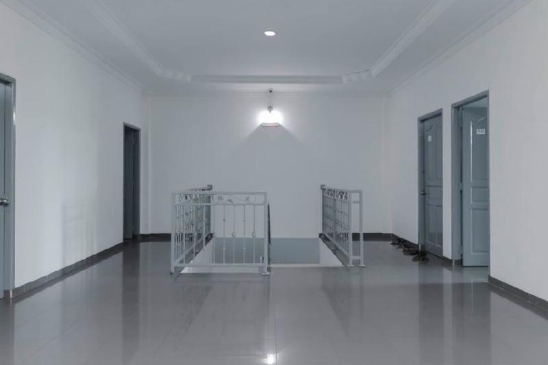 RedDoorz Plus near Batam City Square - Lobi