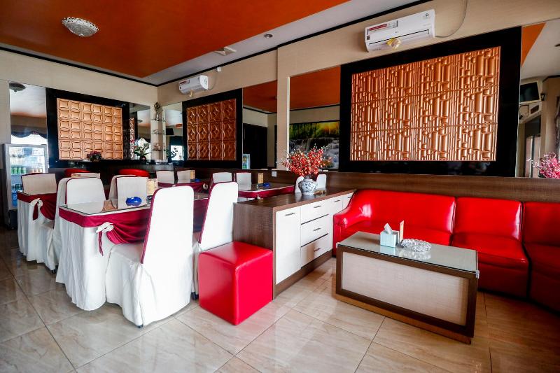 RedDoorz Plus near DC Mall Batam - Lobi
