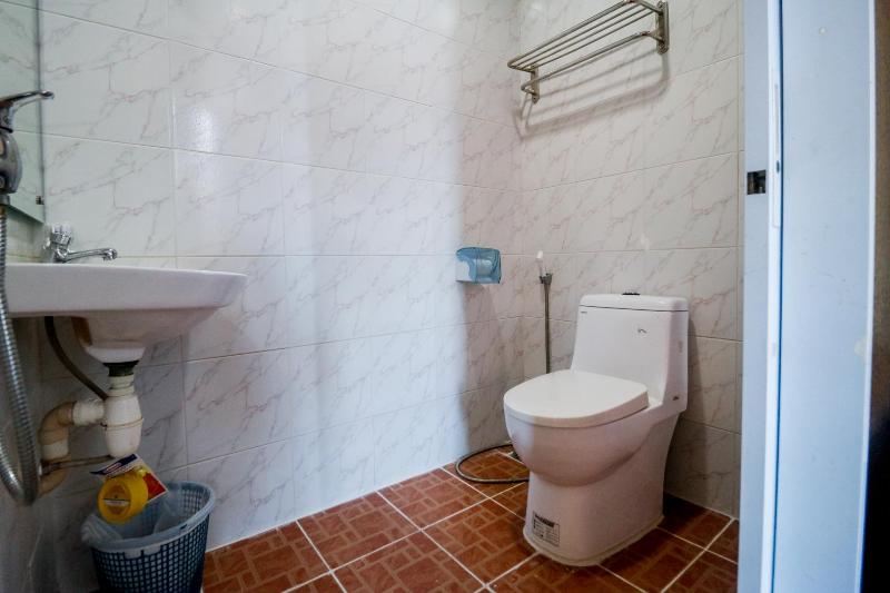 RedDoorz Plus near DC Mall Batam - Oda