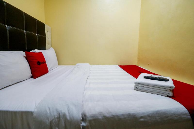 RedDoorz Plus near DC Mall Batam - Oda