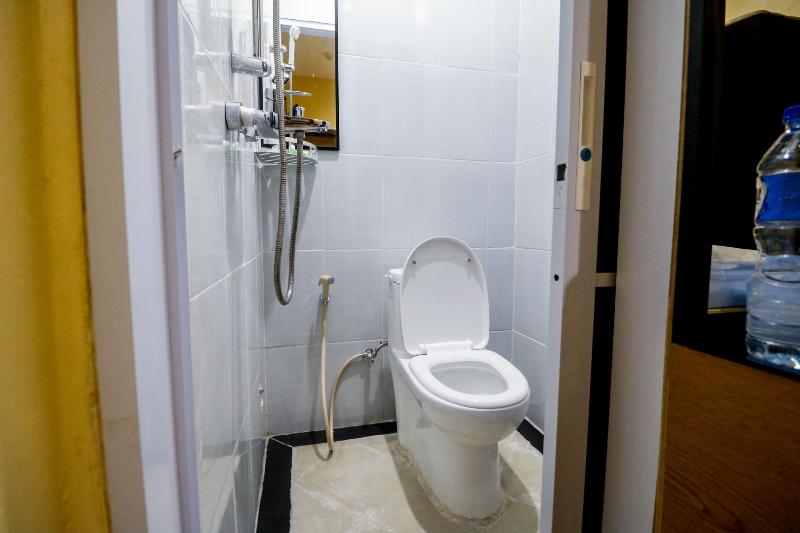 RedDoorz Plus near DC Mall Batam - Oda