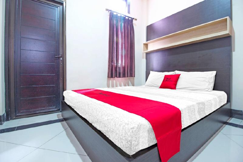 RedDoorz Plus near Isola UPI - Genel