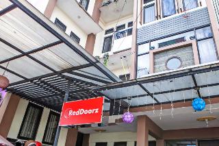 RedDoorz Plus near Isola UPI fotoÄŸrafÄ±