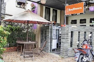RedDoorz Plus near Isola UPI otel fotoğrafı