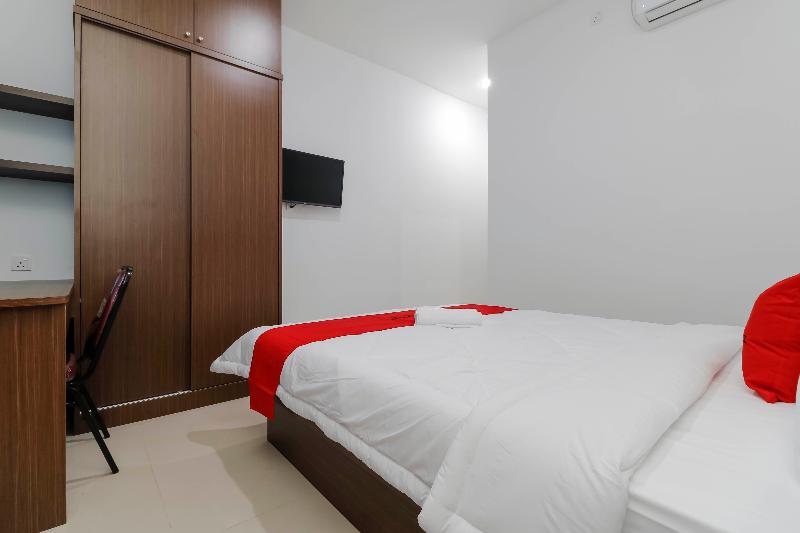 RedDoorz Plus near Kepri Mall - Oda