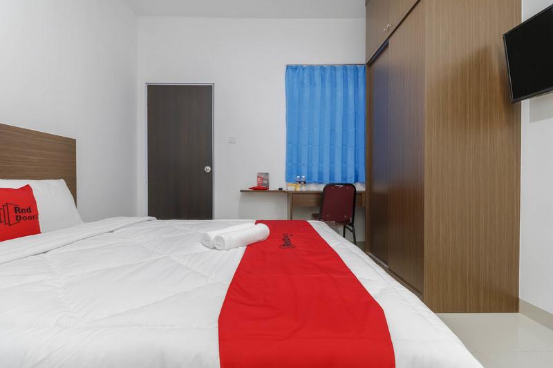 RedDoorz Plus near Kepri Mall - Oda