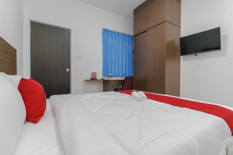 RedDoorz Plus near Kepri Mall - Oda