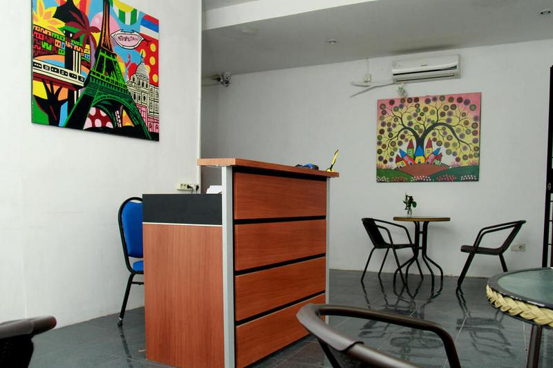 RedDoorz near Telkom Corporate University - Lobi