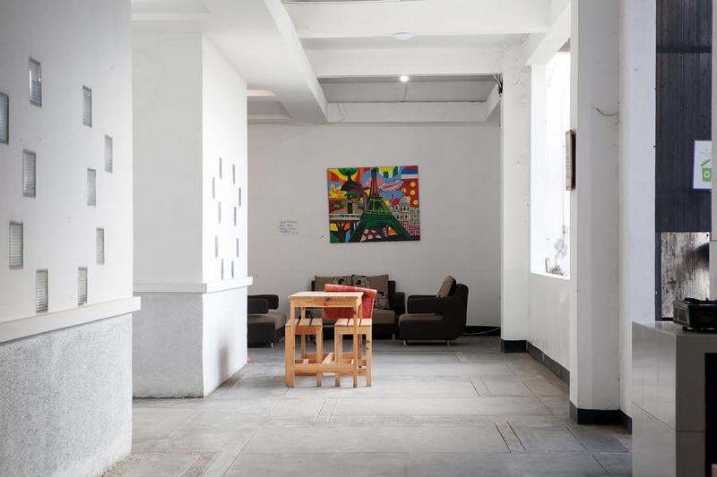 RedDoorz near Telkom Corporate University - Lobi