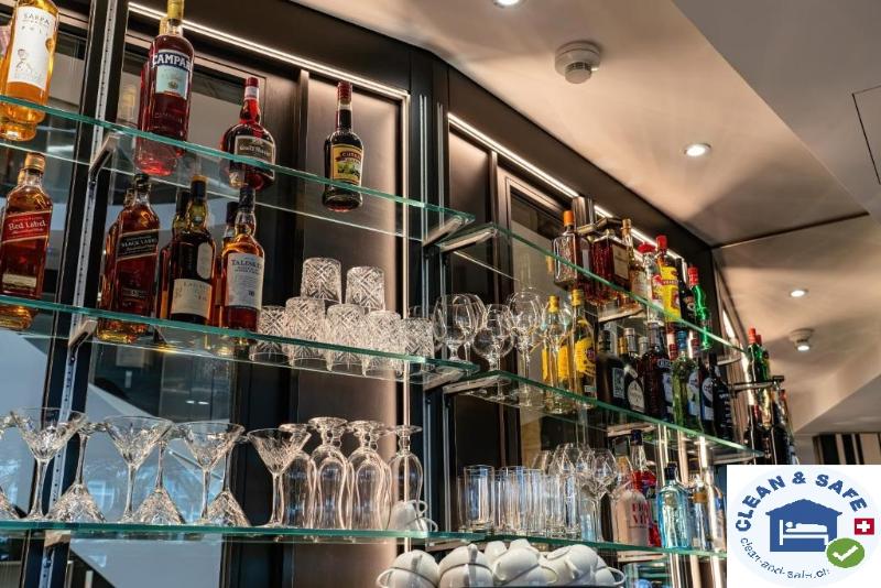 Nash Suites Airport Hotel - Bar