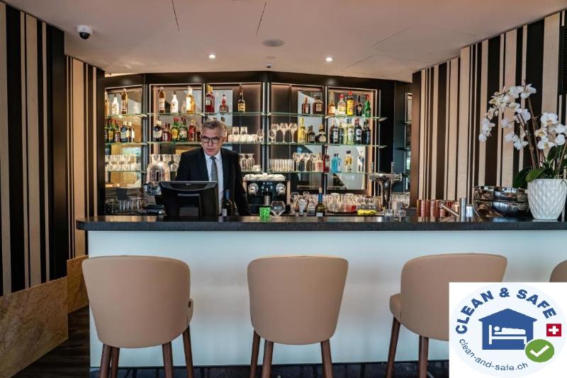 Nash Suites Airport Hotel - Bar