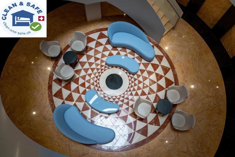 Nash Suites Airport Hotel - Lobi