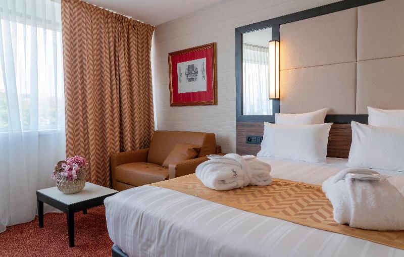 Nash Suites Airport Hotel - Oda