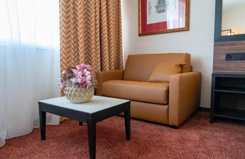 Nash Suites Airport Hotel - Oda