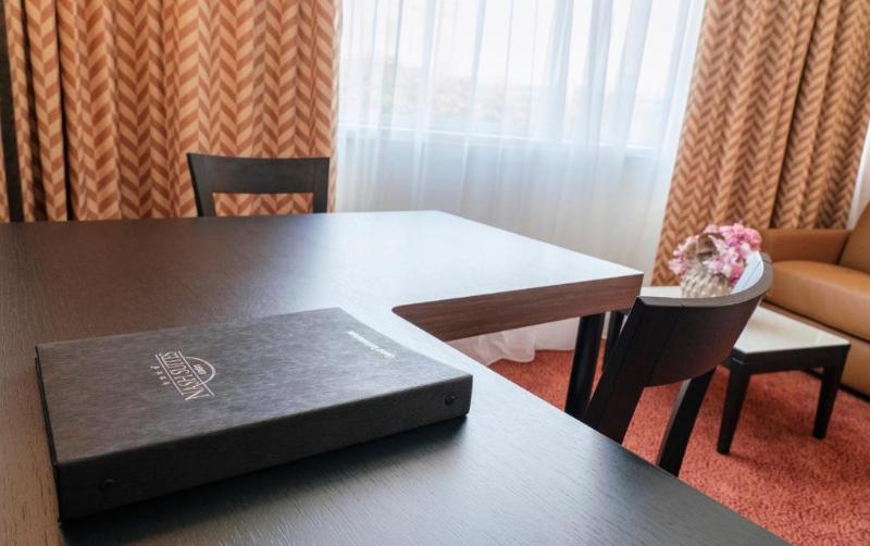 Nash Suites Airport Hotel - Oda
