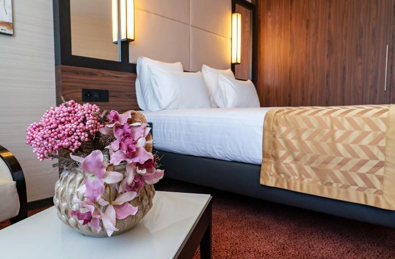 Nash Suites Airport Hotel - Oda