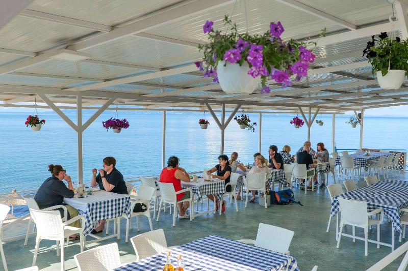 Oceanic Overview Suites - Restoran