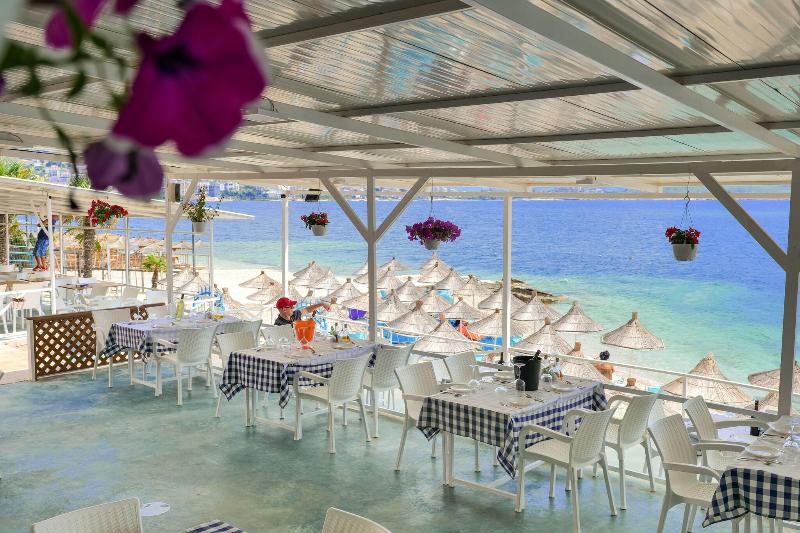 Oceanic Overview Suites - Restoran