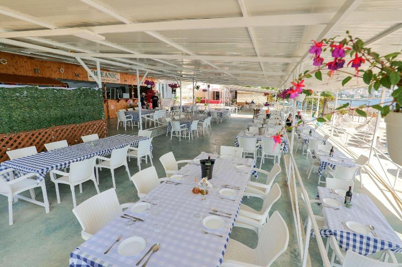 Oceanic Overview Suites - Restoran