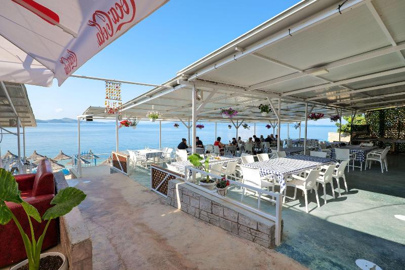 Oceanic Overview Suites - Restoran