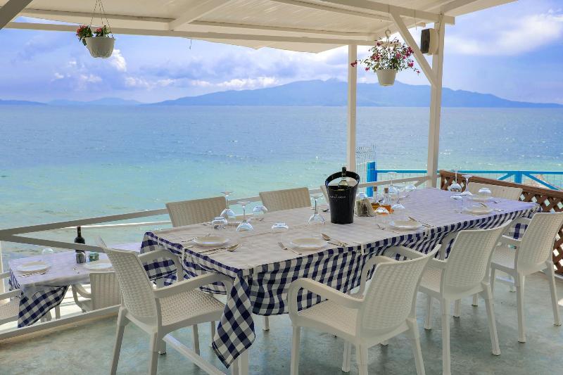 Oceanic Overview Suites - Restoran
