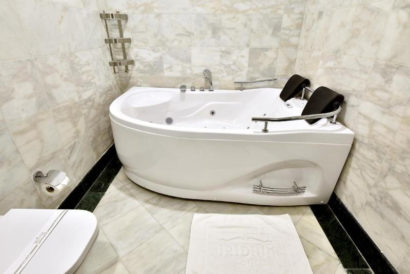 Iridium 70 Hotel - Oda