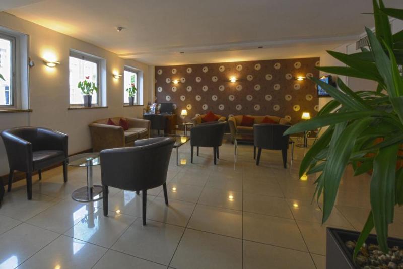 Kensington Court - Lobi