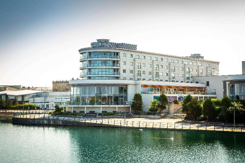 Waterfront Hotel Southport - Genel