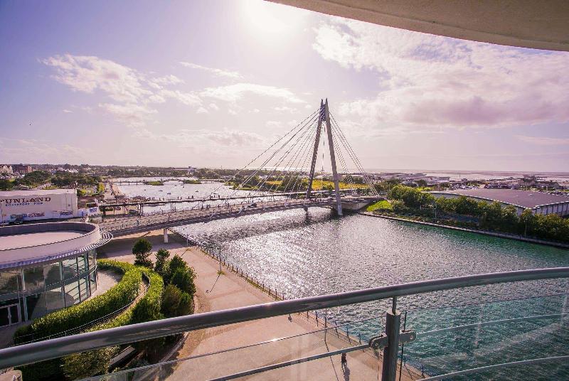 Waterfront Hotel Southport - Genel