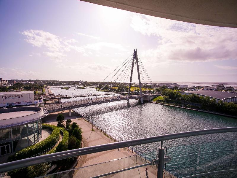 Waterfront Hotel Southport - Genel