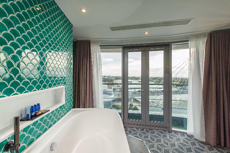 Waterfront Hotel Southport - Oda