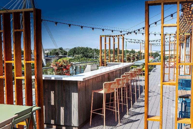 Waterfront Hotel Southport - Teras