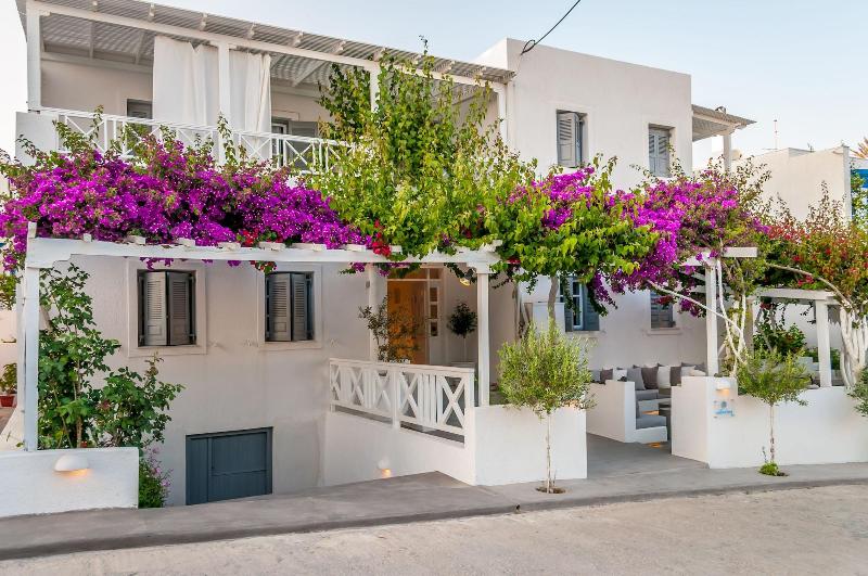 Milos Bay Suites - Genel
