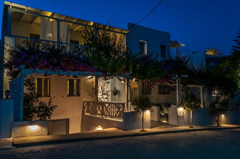 Milos Bay Suites - Genel