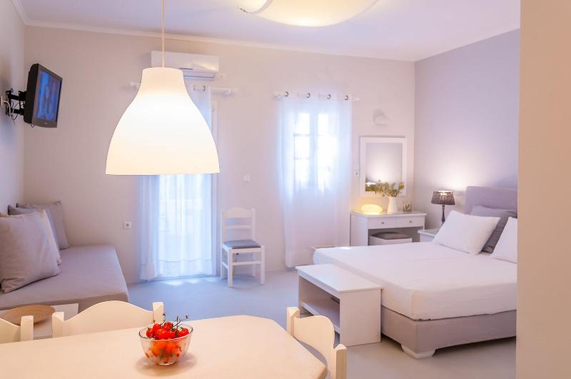 Milos Bay Suites - Oda