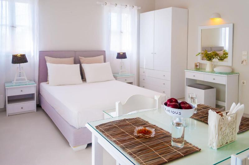 Milos Bay Suites - Oda