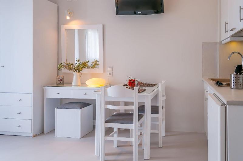 Milos Bay Suites - Oda