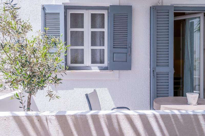 Milos Bay Suites - Oda