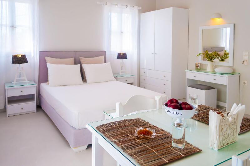 Milos Bay Suites - Oda