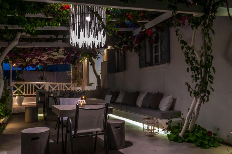 Milos Bay Suites - Teras