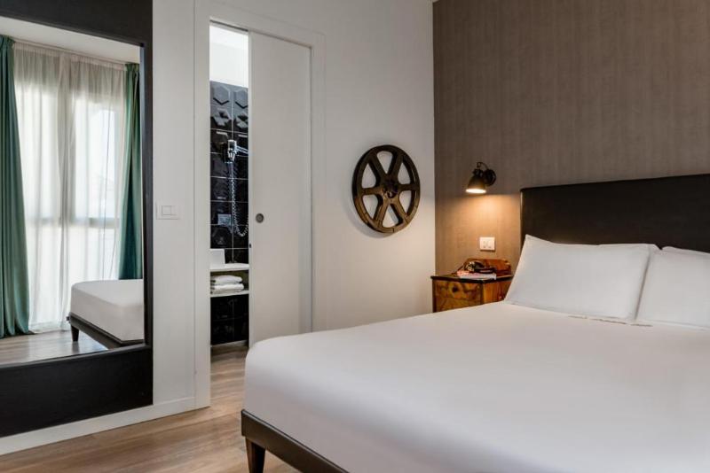 Up Hotel - Oda