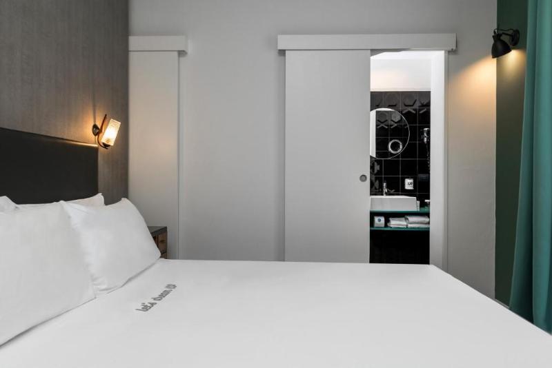Up Hotel - Oda
