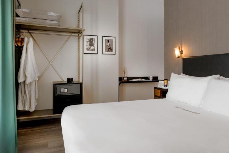 Up Hotel - Oda