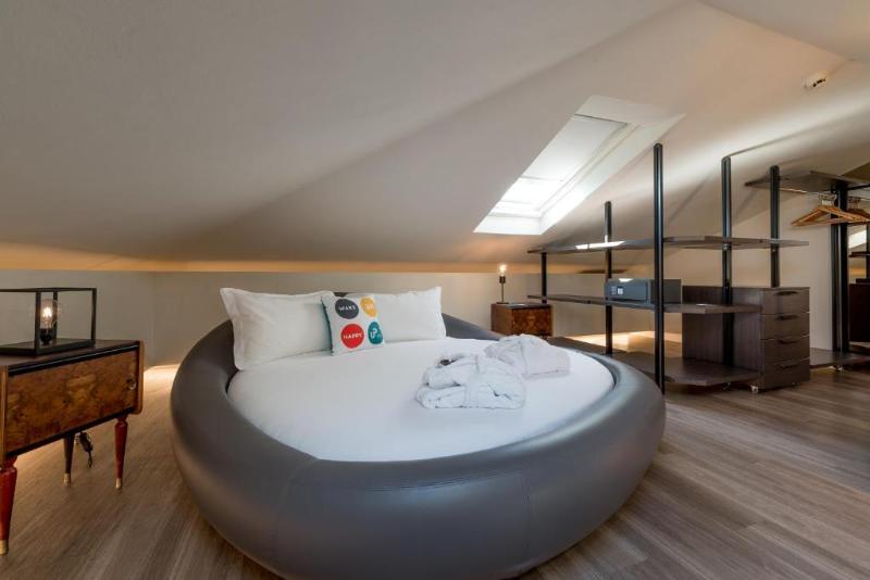 Up Hotel - Oda