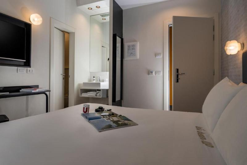 Up Hotel - Oda