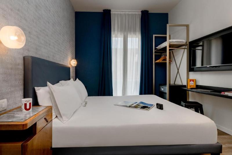 Up Hotel - Oda