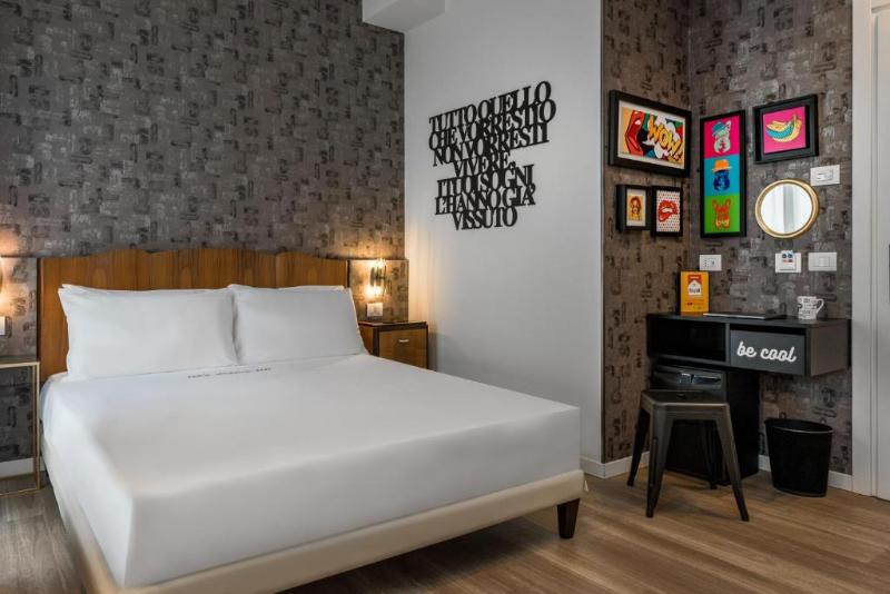 Up Hotel - Oda