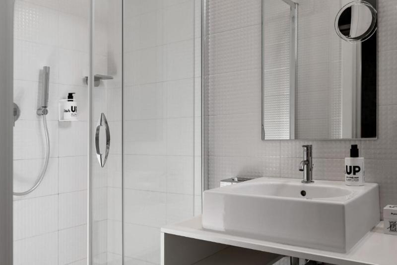 Up Hotel - Oda